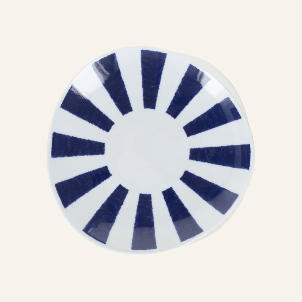 Assiette évasée en porcelaine Hasamiyaki "Indigo Tokusa" - Image 2