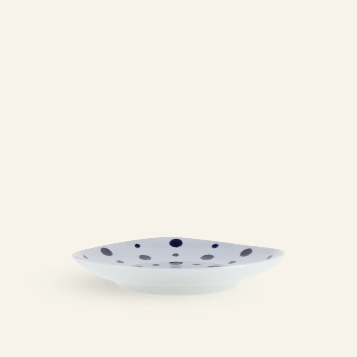 Assiette évasée en porcelaine Hasamiyaki "Indigo Mizutama" - Image 2