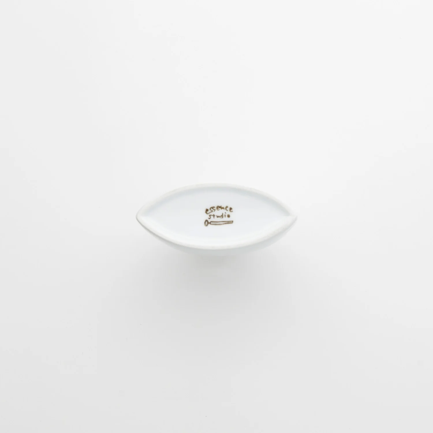 Vase blanc en porcelaine Hasamiyaki - Image 8