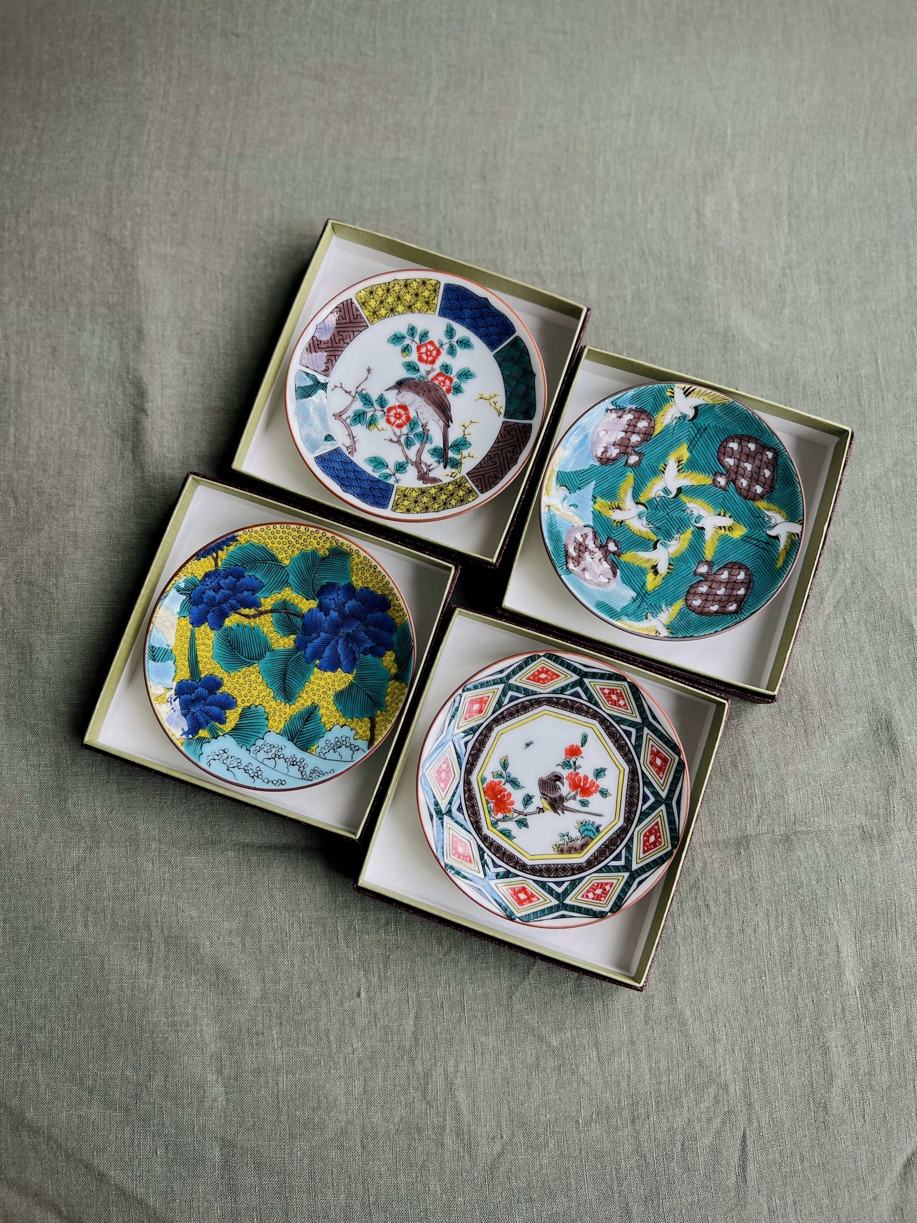 Petite assiette en porcelaine Kutaniyaki "Kacho" - Image 3