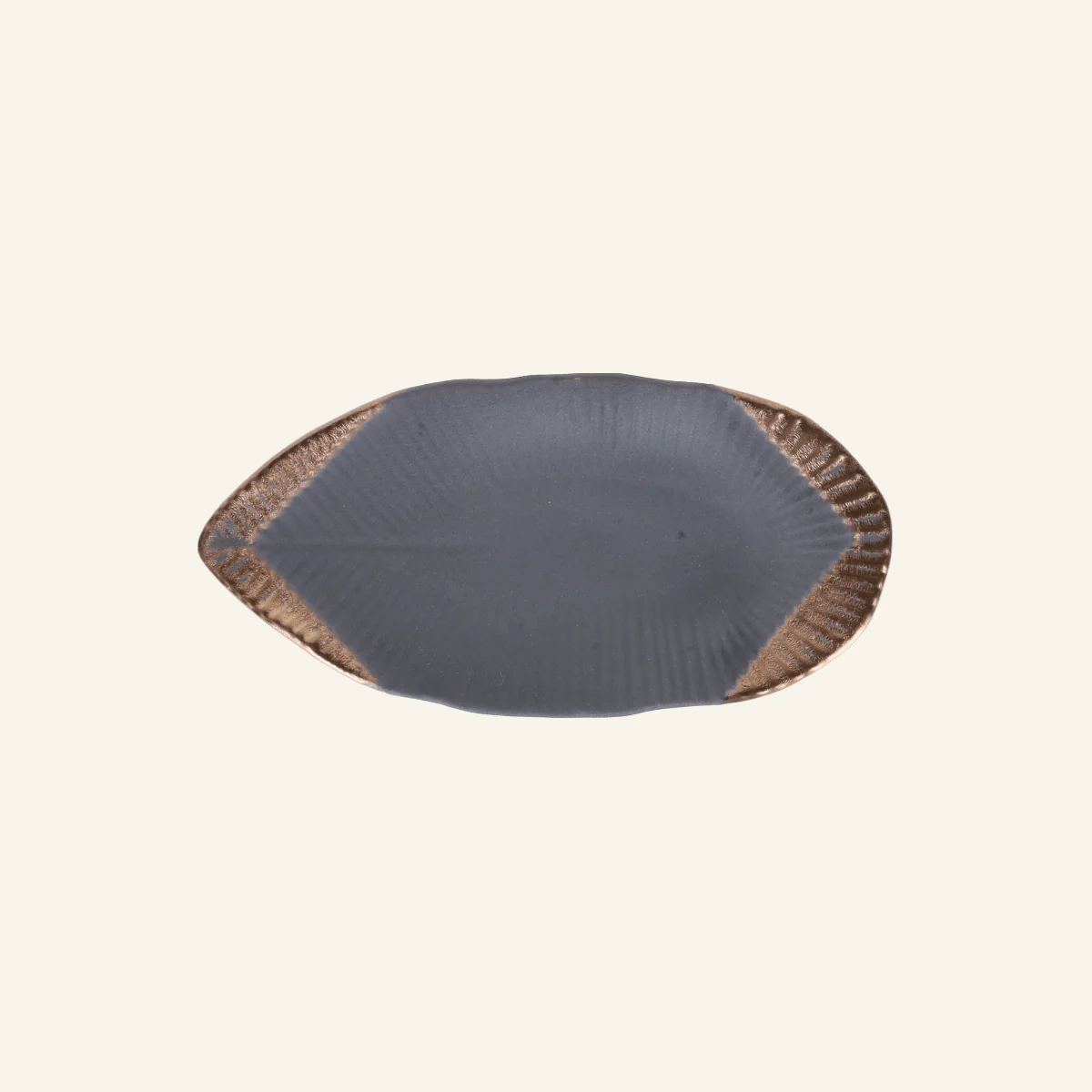 Assiette en forme de feuille faïence fine Minoyaki "ibushi" - Image 2
